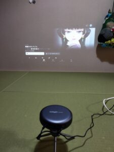 Adget Pocket Projector　40㌅～50㌅で投影