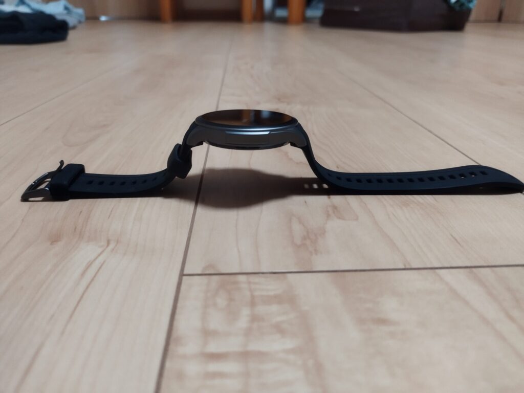 Amazfit BALANCEは平置きできない