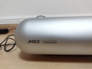 JMGO O1のスピーカーはDYNAUDIO
