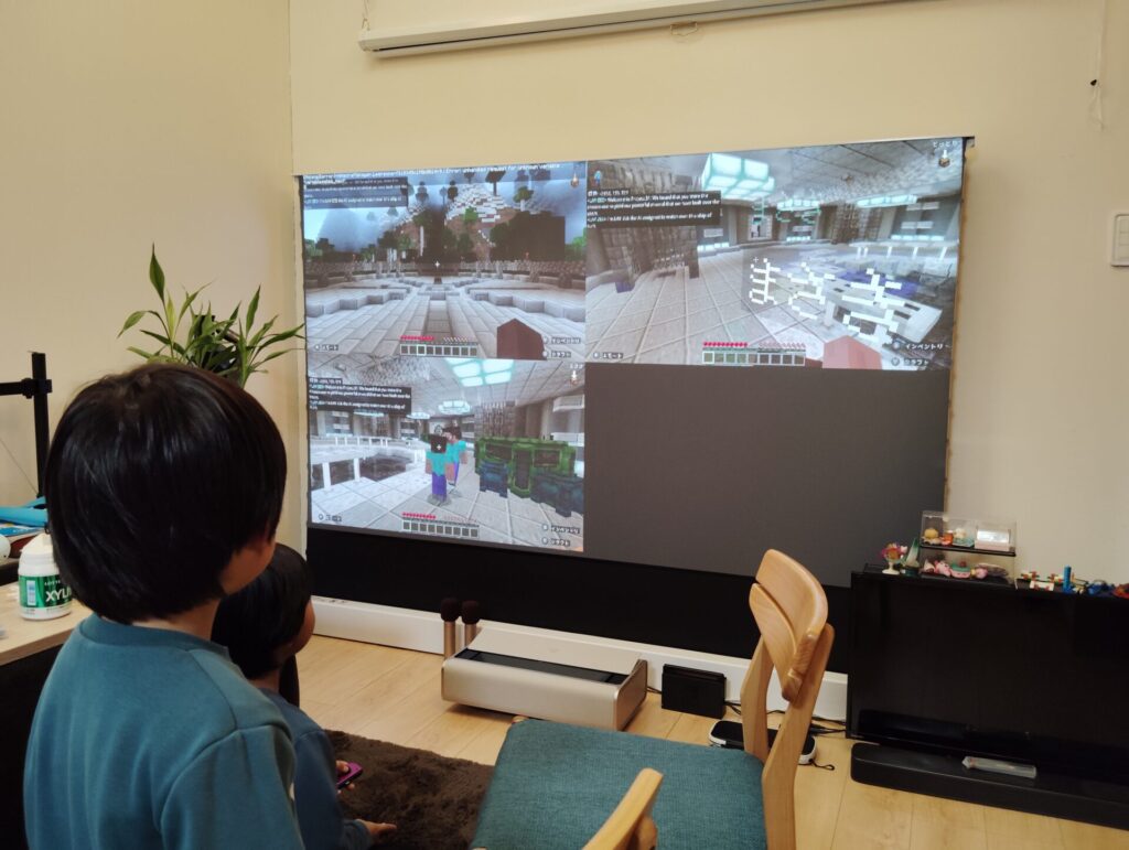VIVIDOSTRM超短焦点スクリーンでマインクラフト