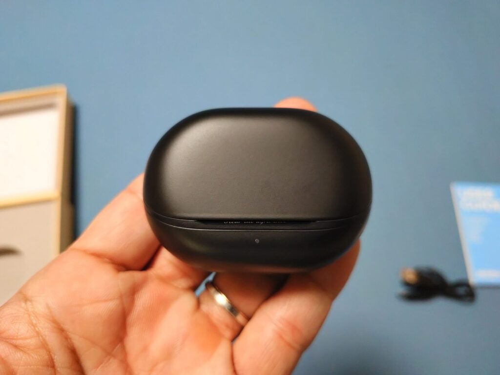 SOUNDPEATS Air5 Pro+の充電ケース 