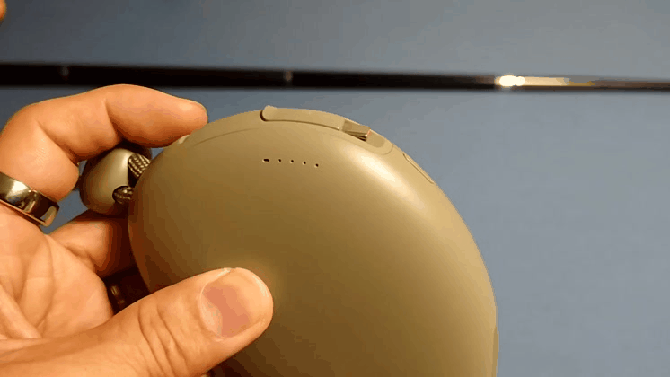 TORRAS FlexLine Pebbleモバイルバッテリーの巻取り式ケーブルが取りやすい