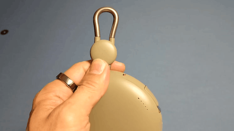 TORRAS FlexLine Pebble モバイルバッテリーのひもは丈夫