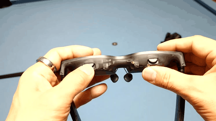 VITURE ULTRA ARグラスの視度調整GIF画像