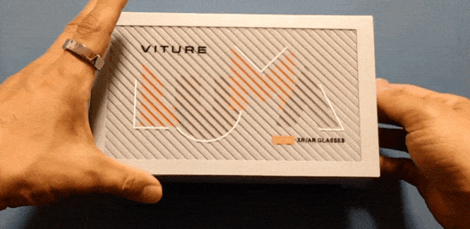 VITURE LUMA ULTRAのケースGIF画像